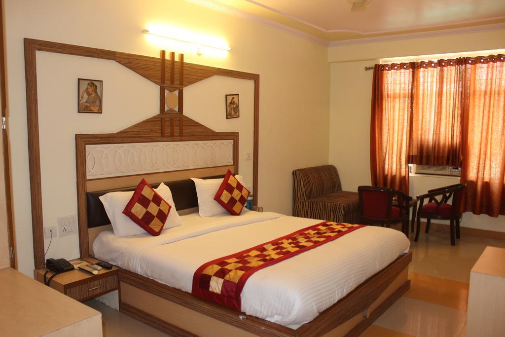 Hotel Muskan Palace Джайпур Екстериор снимка