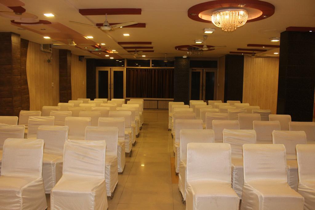 Hotel Muskan Palace Джайпур Екстериор снимка