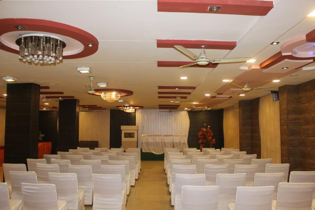 Hotel Muskan Palace Джайпур Екстериор снимка