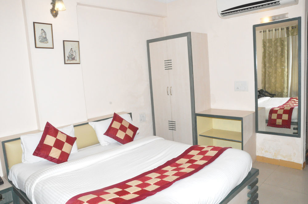 Hotel Muskan Palace Джайпур Екстериор снимка