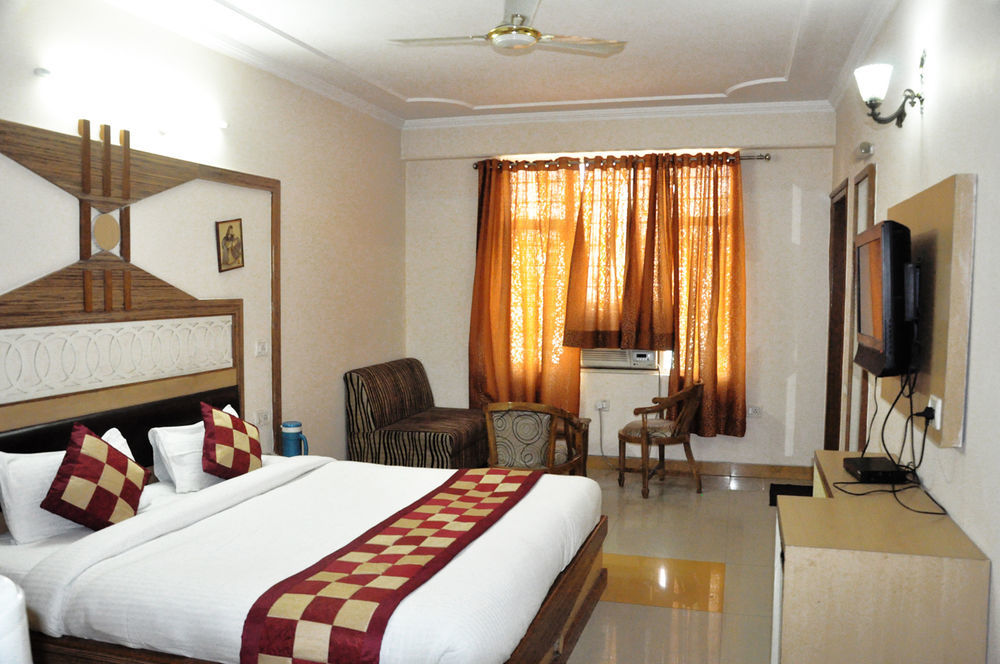 Hotel Muskan Palace Джайпур Екстериор снимка