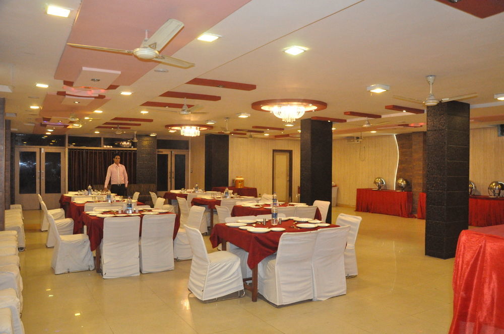 Hotel Muskan Palace Джайпур Екстериор снимка